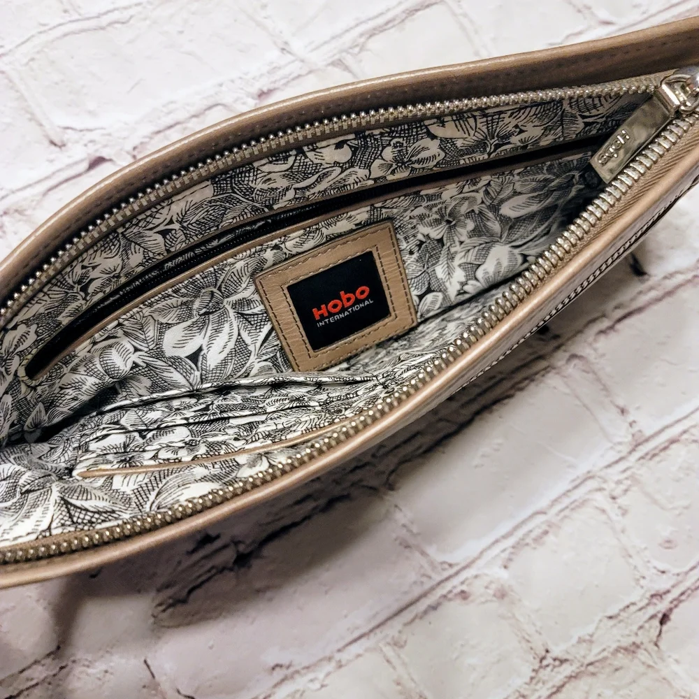 HOBO‎ International Cristel Clutch